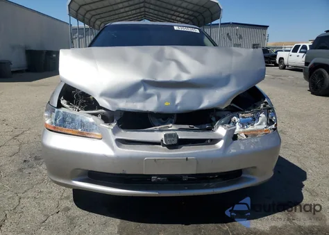 1998 Honda Accord Lx из США, поврежденный, VIN 1HGCG1640WA063869